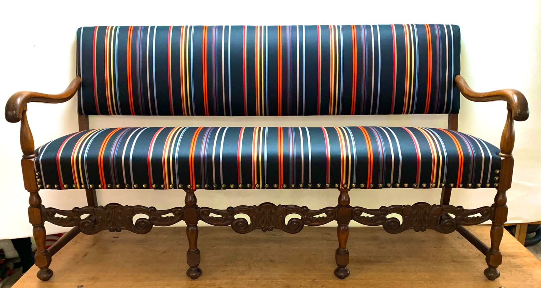 Ompolstring af sofa i Paul Smith stof